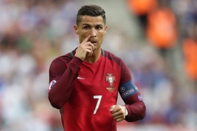 九游娱乐-东契奇强调化解防守压力是稳胜关键，东契奇进攻集锦