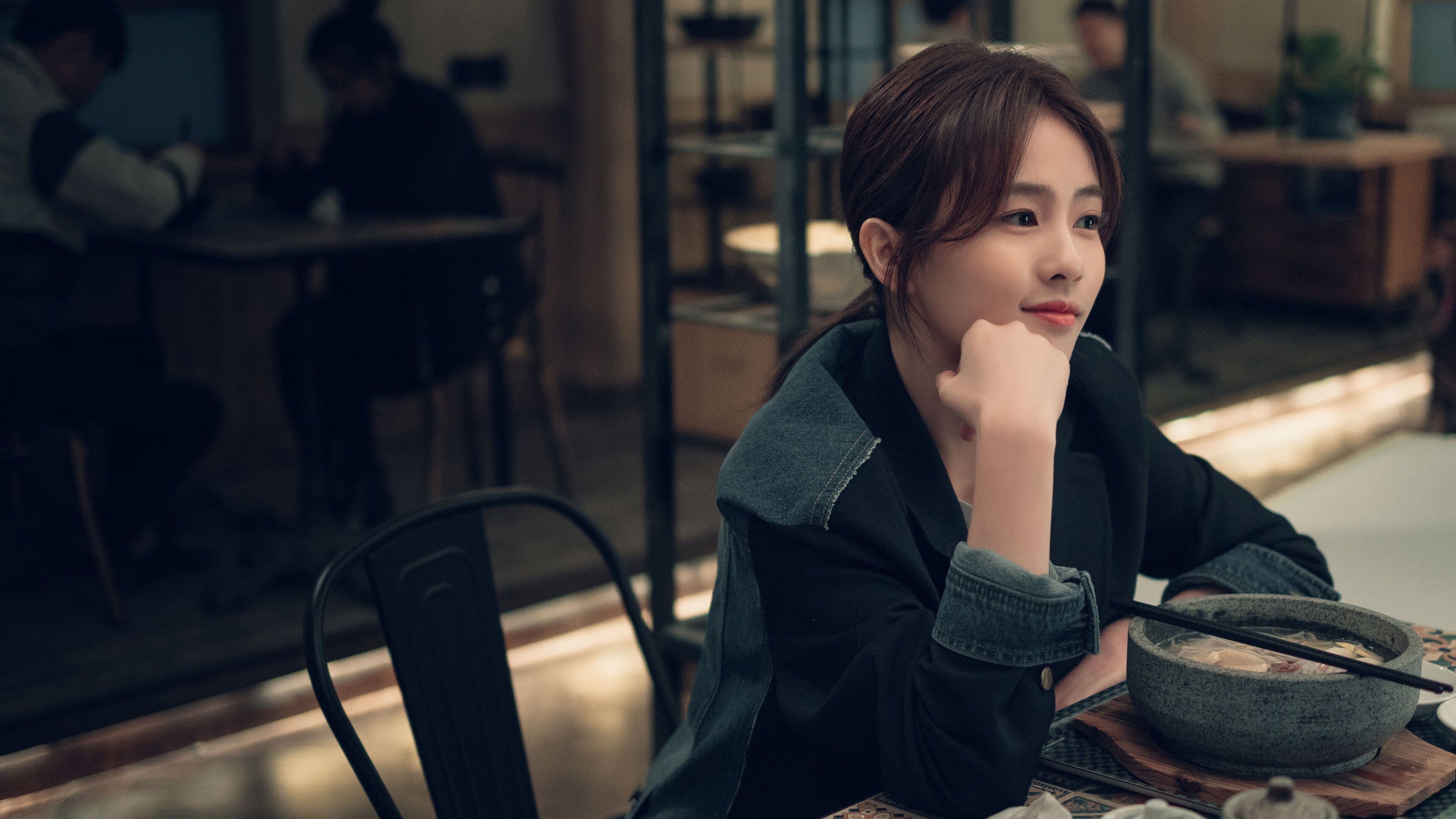 “詹姆斯28+8+9,热搜榜登顶,本场精彩来袭”,詹姆斯全场8分