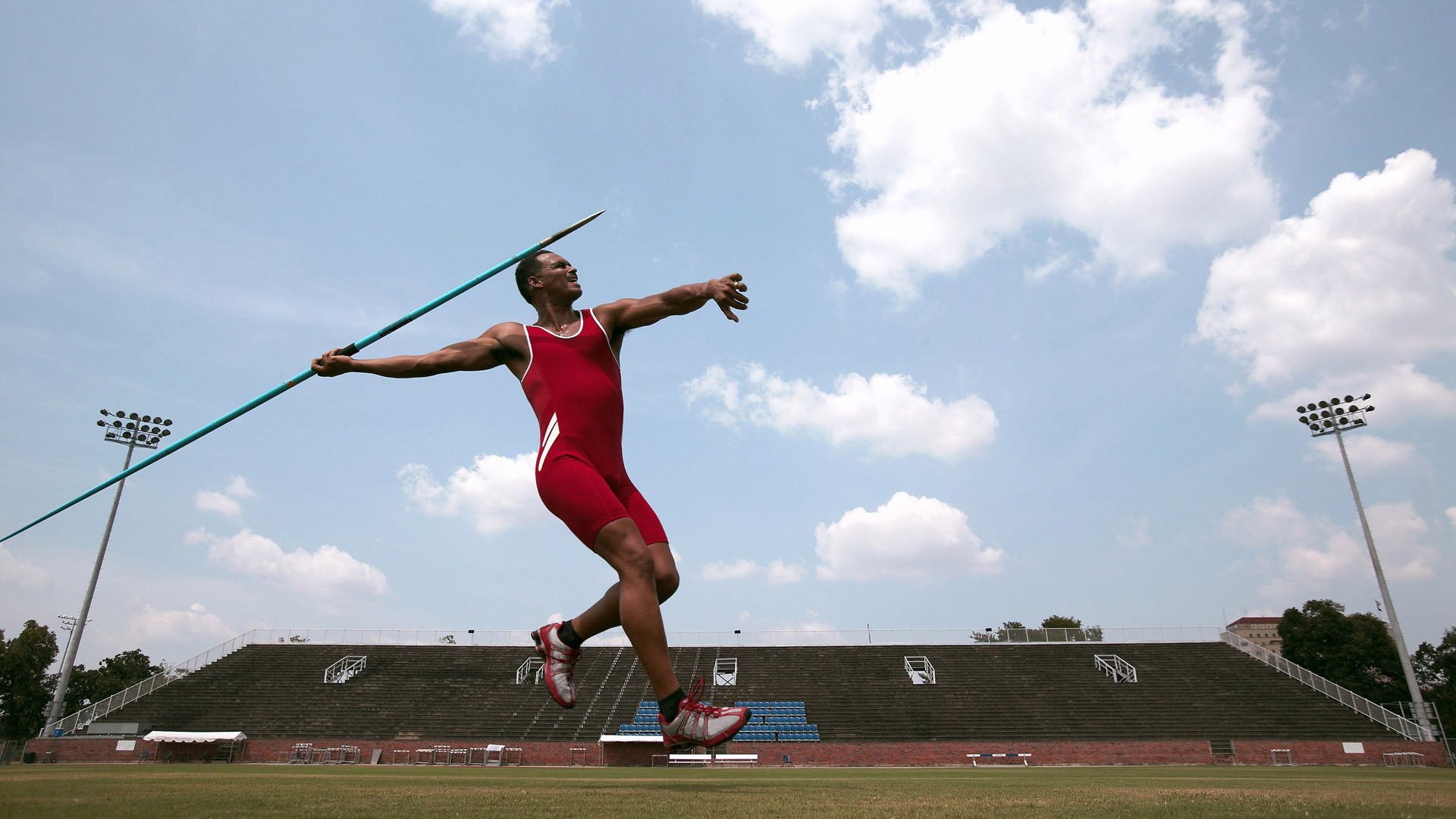 球迷代表获邀参观训练基地现场见证球队备战过程，参观球赛