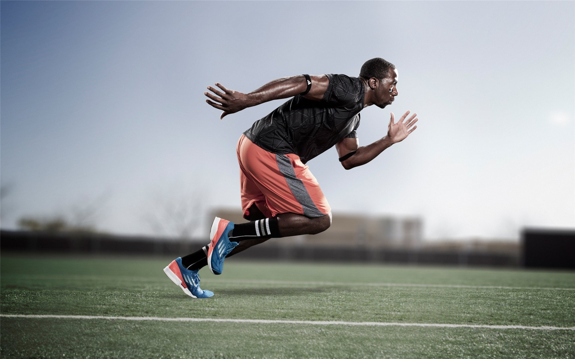 维尔·冯·威克：依靠体能和力量优势，成功打破对方防线，温·维尔冯